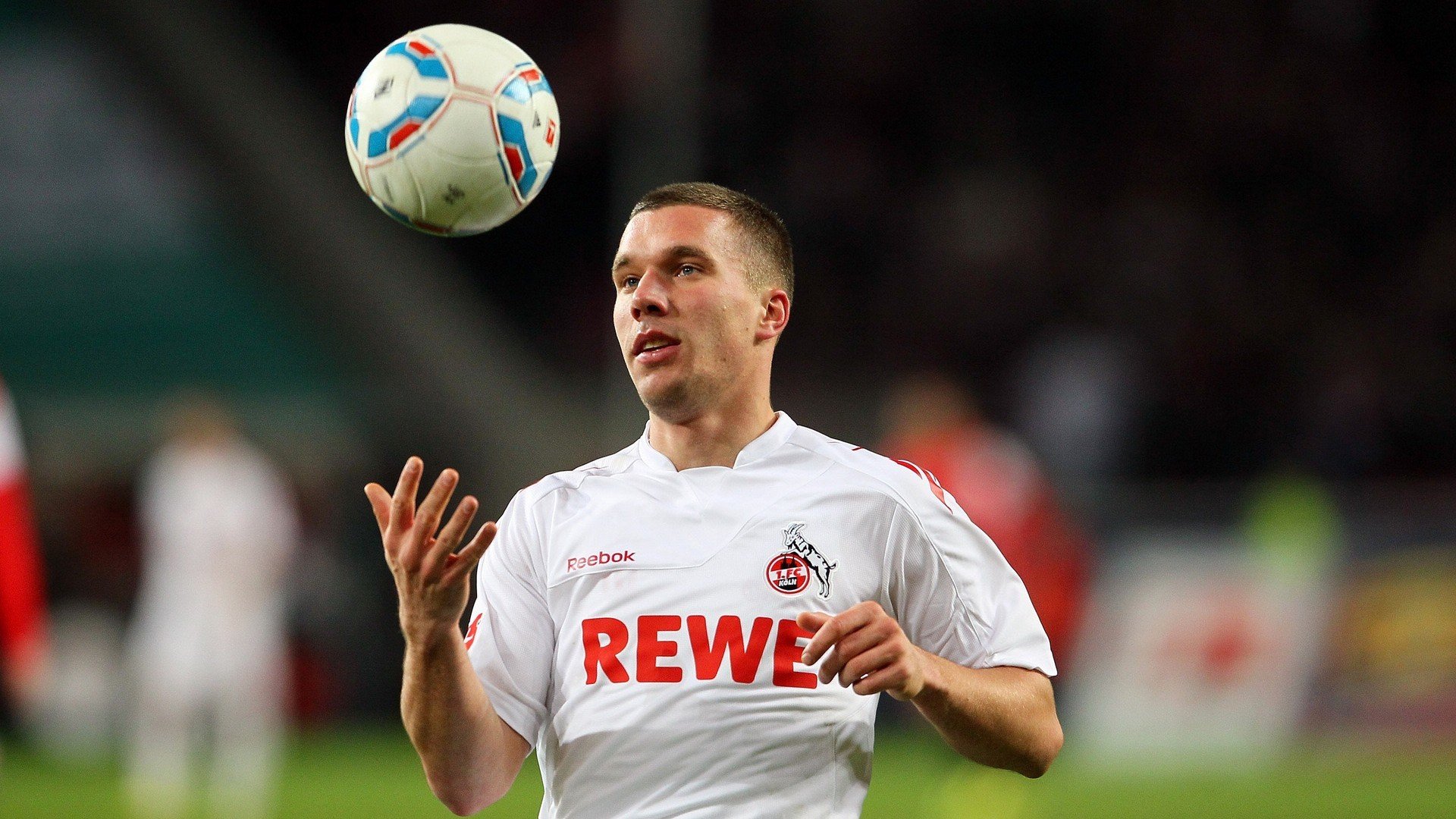 F1赛车赛场焦点！美国队对阵克罗地亚队，核心球员受伤，球队前景蒙阴影